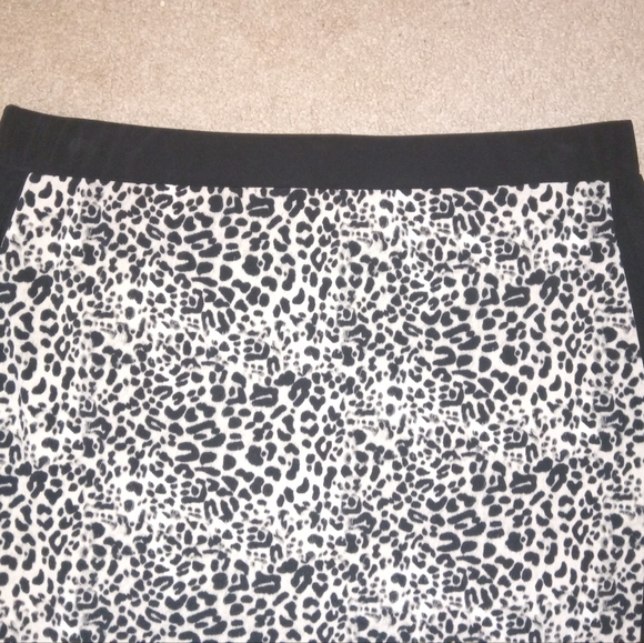 VINCE CAMUTO SKIRT SZ XLG - Picture 2 of 4